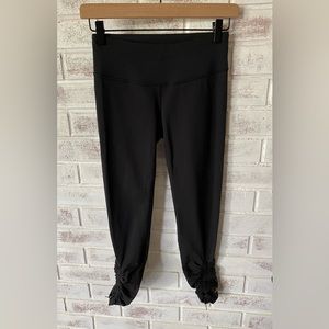 LUCY | Women’s cropped leggings Hatha Powermax Active Convertible tie. Size XS